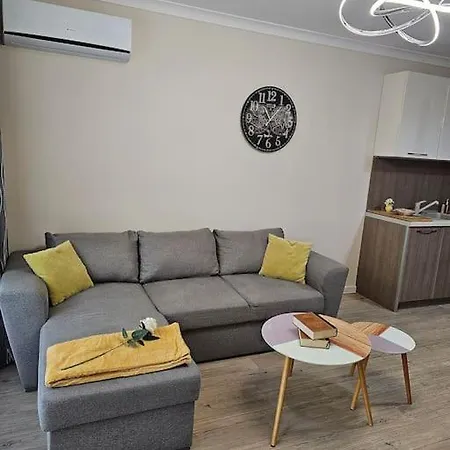 Serenity In The Heart Of Varna With Parking Exterior photo