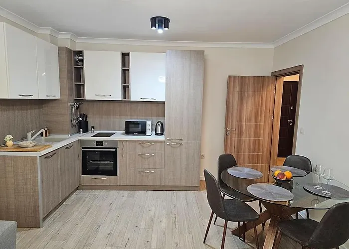 Serenity In The Heart Of Varna With Parking