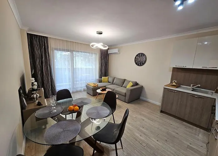 Serenity In The Heart Of Varna With Parking
