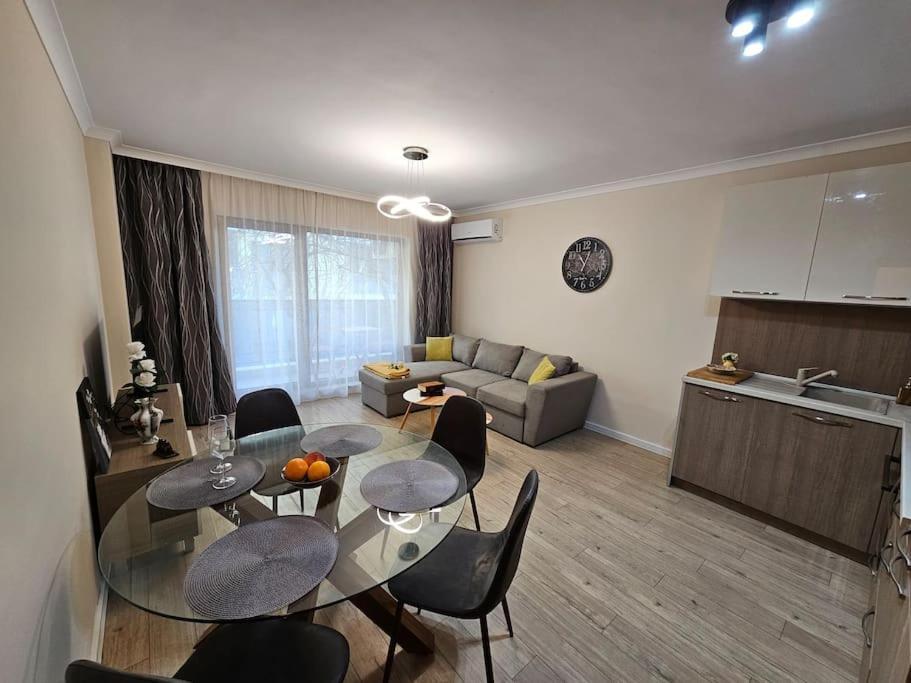 Apartment Serenity In The Heart Of With Parking